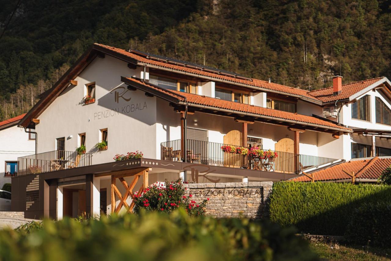 Hotel Penzion Kobala 托尔明 外观 照片